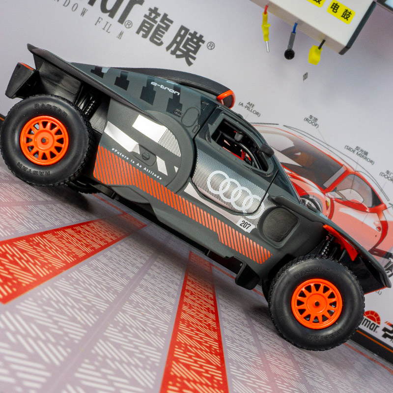 Car Care - rastar 1:24 simulation Audi RS Q